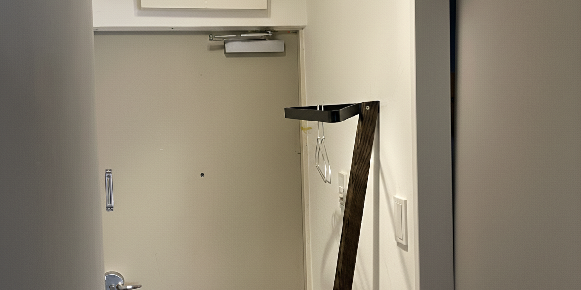 使う場所を限定しないハンガーラック\n - DELTA のリアルな使い方 -