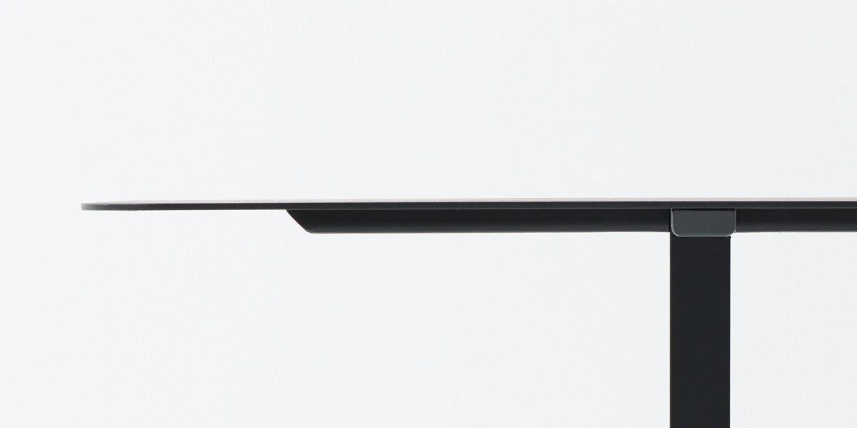 SOLID STEEL DINER TABLE \n開発 STORY