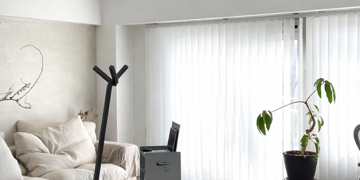 スチール無垢素材の欠き込み\n- 加工技術が生み出すアート -