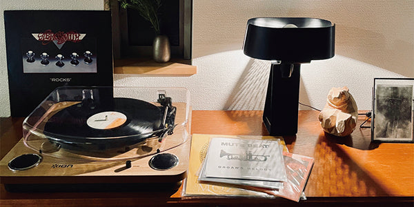 影がおしゃれ空間を作るライト TONG LIGHT