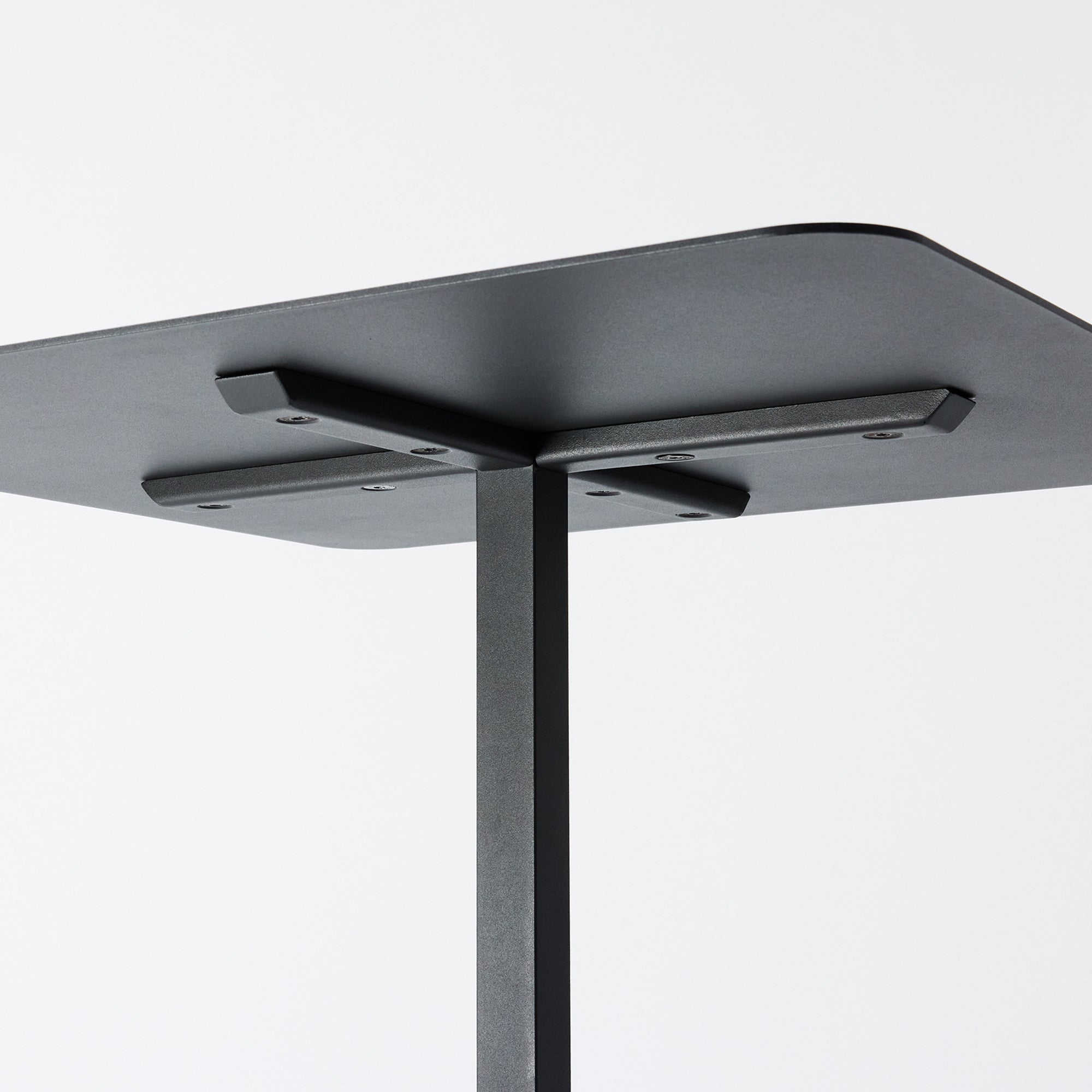 SOLID STEEL DINER TABLE ROUND