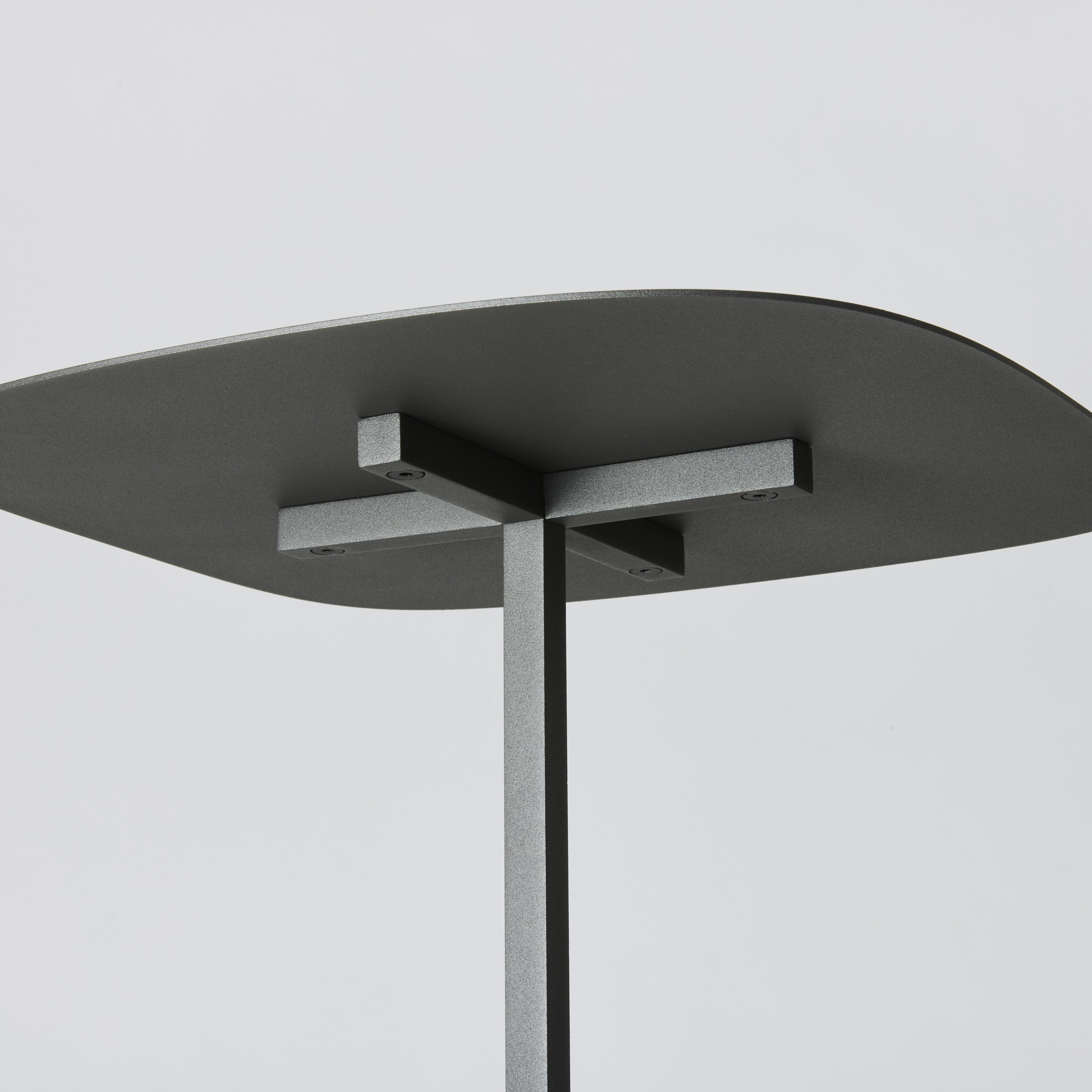 SOLID STEEL TABLE