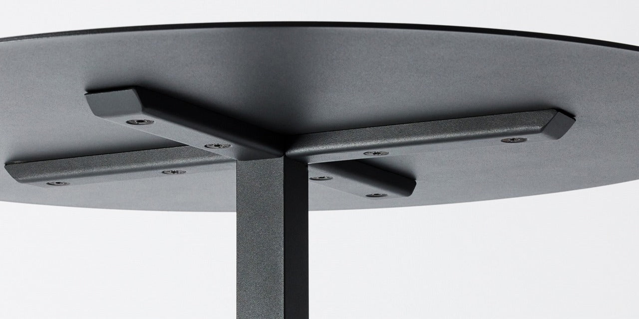 SOLID STEEL HIGH DINER TABLE \n開発STORY