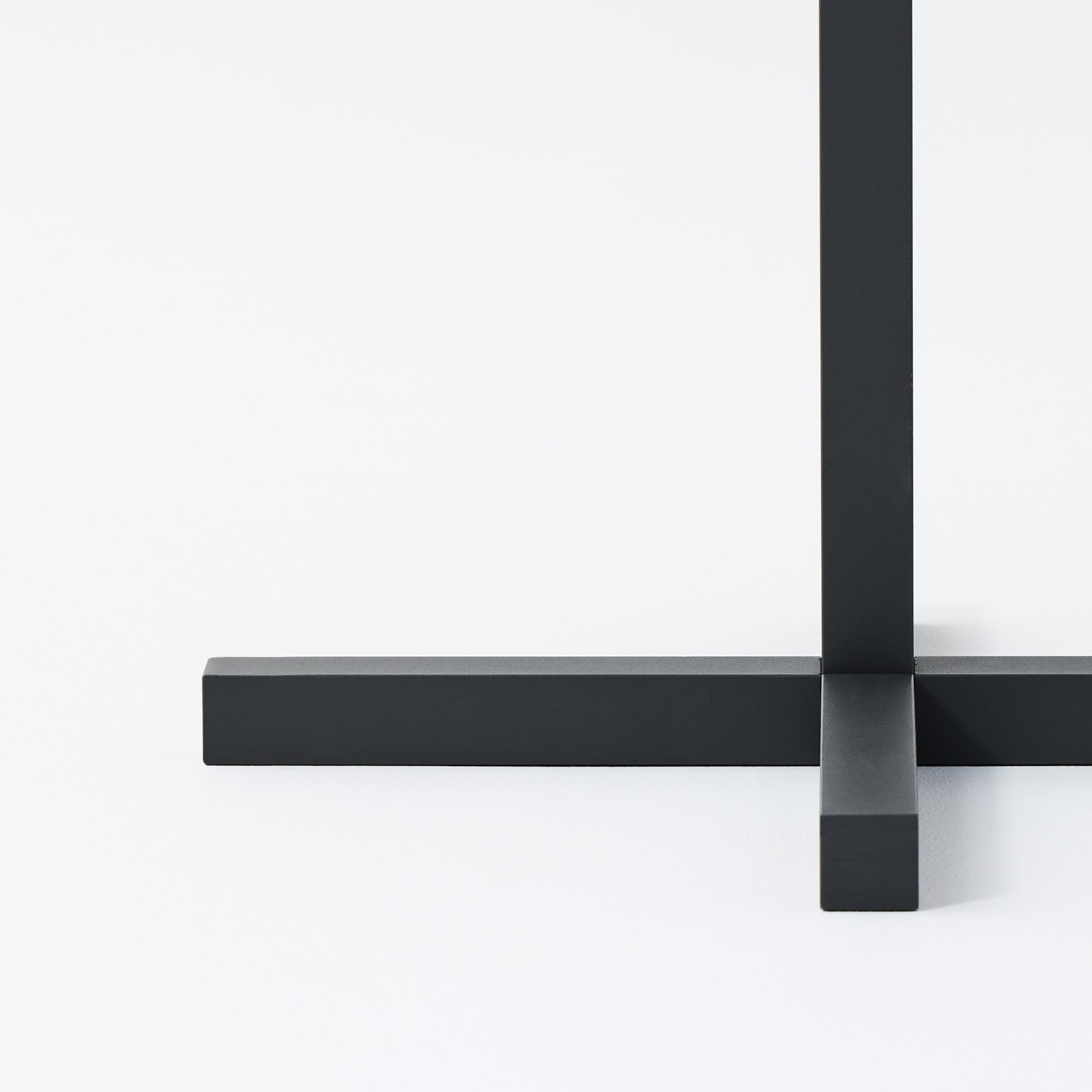 SOLID STEEL HIGH DINER TABLE ROUND